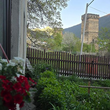 Ailama Guesthouse メスティア エクステリア 写真
