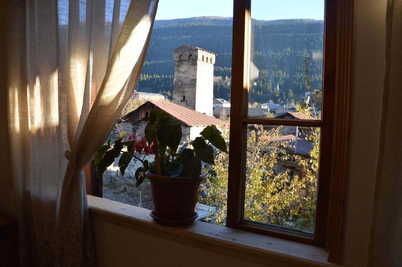 Ailama Guesthouse メスティア エクステリア 写真